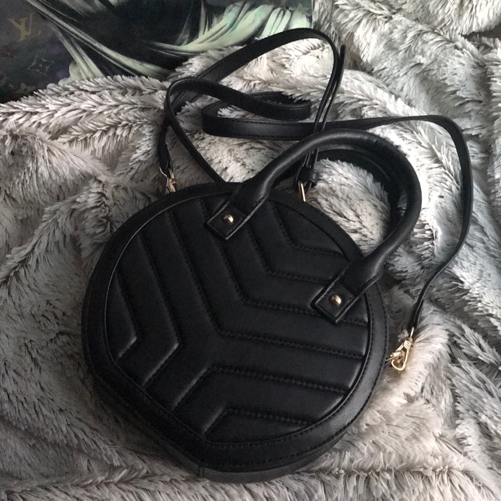 Quilted Circle Crossbody Bag